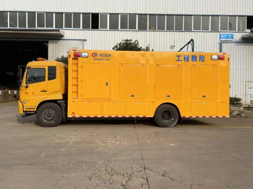 東風(fēng)天錦4000方排水車(chē)（便攜）