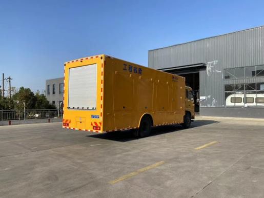 東風(fēng)天錦4000方排水車(chē)（便攜）