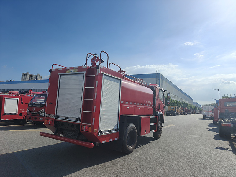 四驅單排5.25方灑水車森林消防灑水車-消防泵